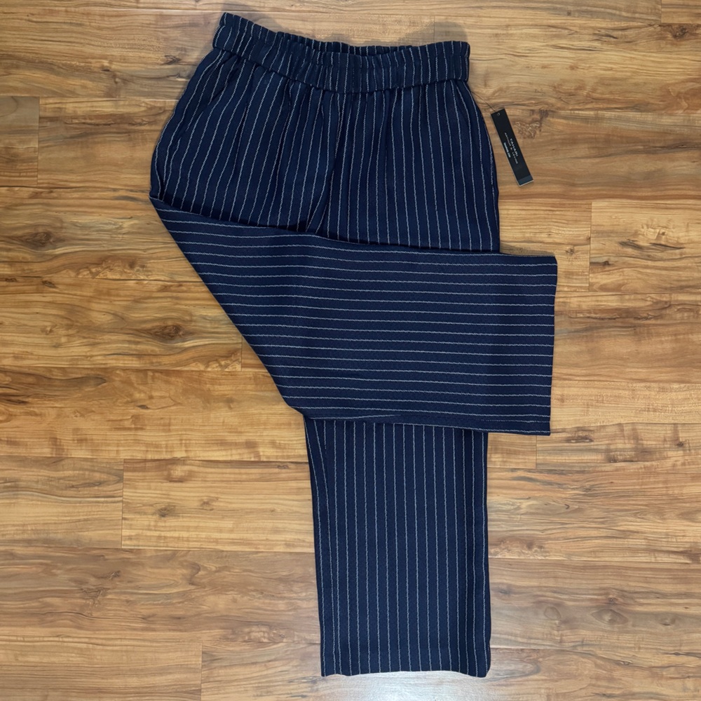 NWT Tahari ASL Navy Pinstripe Cropped Pants